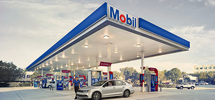 Las Estaciones Mobil™ vienen a México y traen combustibles de alta calidad.
