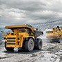 Camión de acarreo amarillo para la industria minera