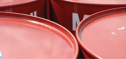 Almacenamiento y manejo de lubricantes industriales