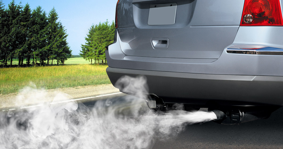 ¿Qué dice cada color de humo de tu auto? Mobil México