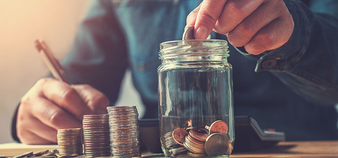 Ahorros acumulados en frasco