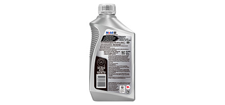 Botella plateada con etiqueta negra de aceite Mobil 1 protección contra el desgaste de tu motor vista de frente.