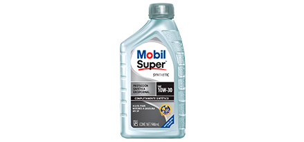 Botella de aceite Mobil Super Synthetic 10W-30 vista frontal, logotipo Mobil y texto Synthetic.