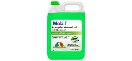 Botella de anticongelante Mobil Coolant Conventional 33 de color verde.